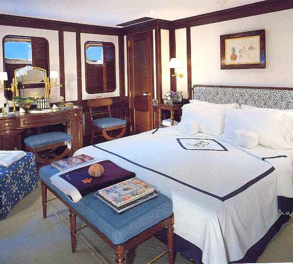 queen guest cabin