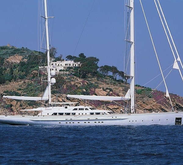 Premier Overview On Board Yacht SPIRIT OF THE C'S