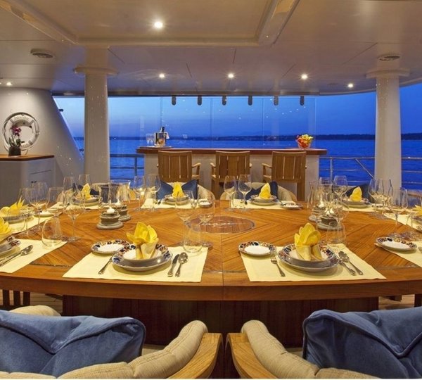 Top Eating/dining Zone On Yacht INFINITE SHADES