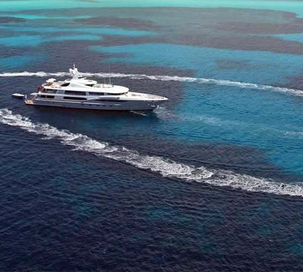 Jetski Skiing: Yacht INFINITE SHADES's From Above Image