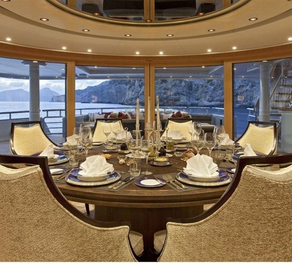 Sitting Zone On Board Yacht INFINITE SHADES