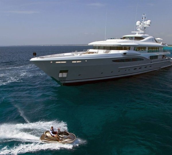 Ship's Tender: Yacht INFINITE SHADES's Cruising Captured