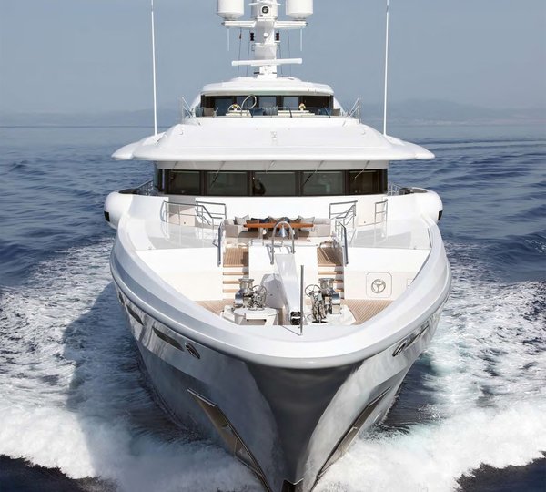 Forward Aspect Detail: Yacht INFINITE SHADES's Cruising Pictured