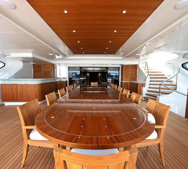 Aft Deck Eating/dining 