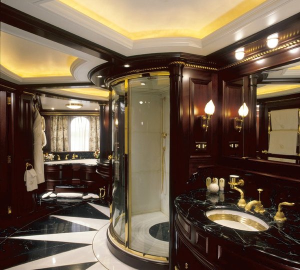 VIP Bath On Board Yacht FREEDOM