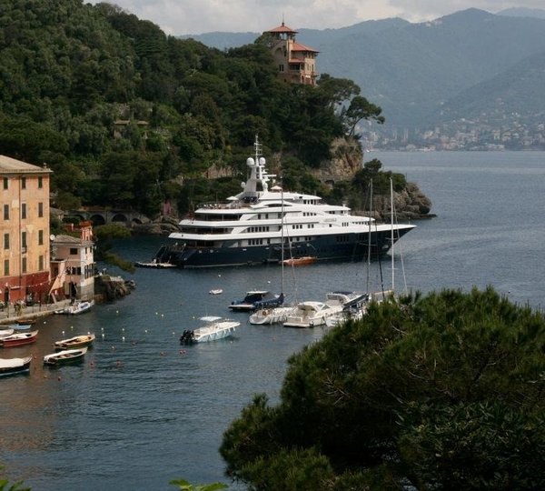 The 70m Yacht FREEDOM
