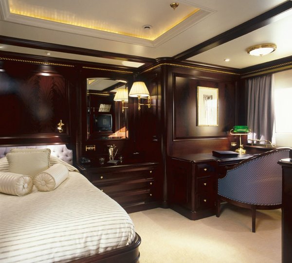 Single Sized Cabin Aboard Yacht FREEDOM