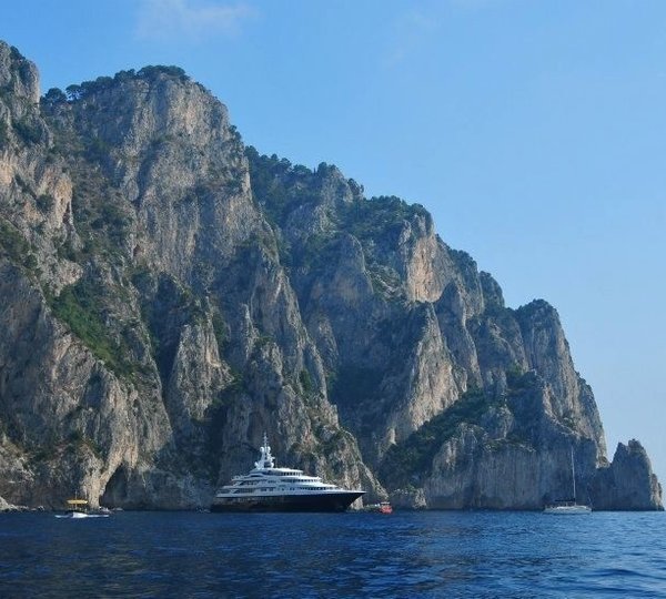 The 70m Yacht FREEDOM