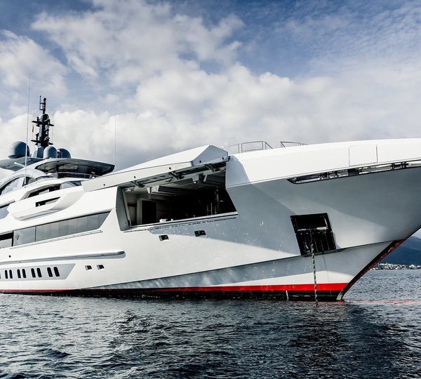 Heesen 70m at anchor 