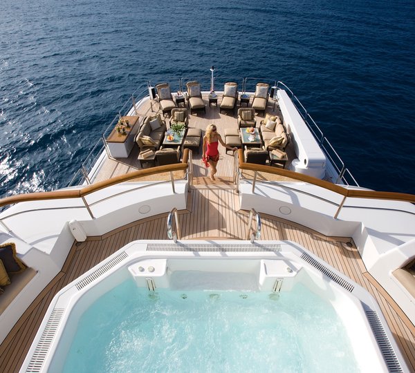 Jacuzzi Pool Aboard Yacht UTOPIA