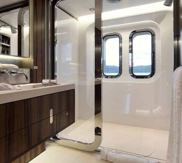 The 72m Yacht CLOUDBREAK