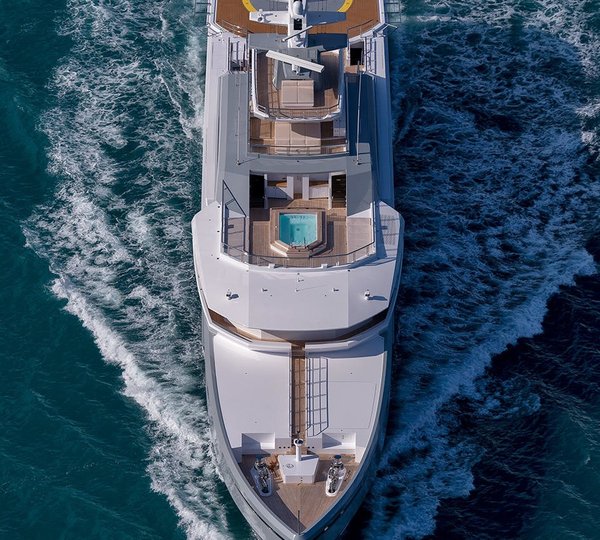 The 72m Yacht CLOUDBREAK