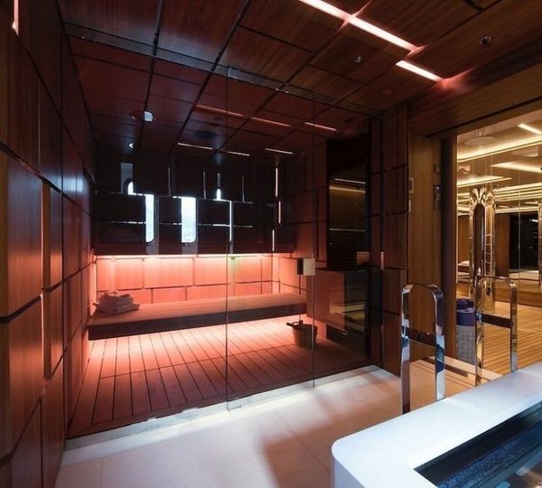 The 72m Yacht CLOUDBREAK