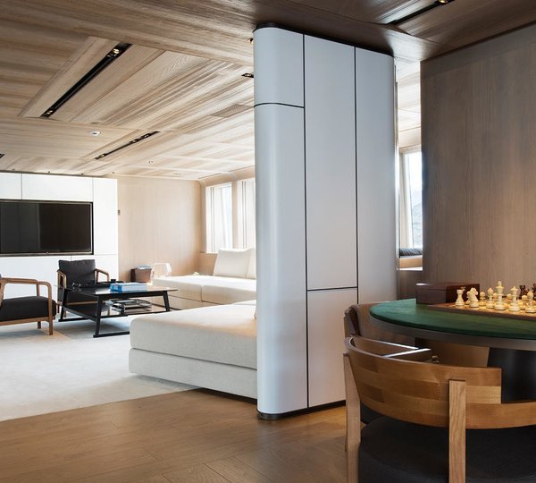 The 72m Yacht CLOUDBREAK