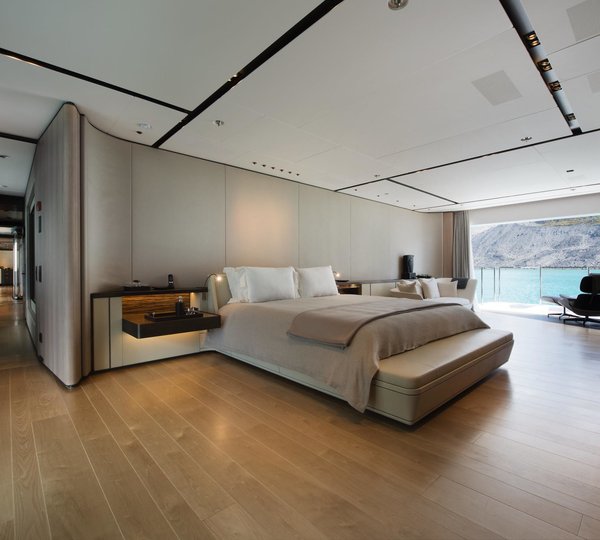 The 72m Yacht CLOUDBREAK