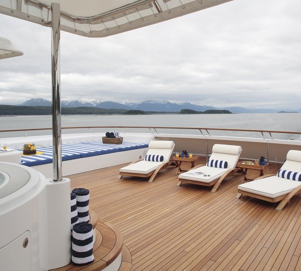 Sundeck sunbathing area