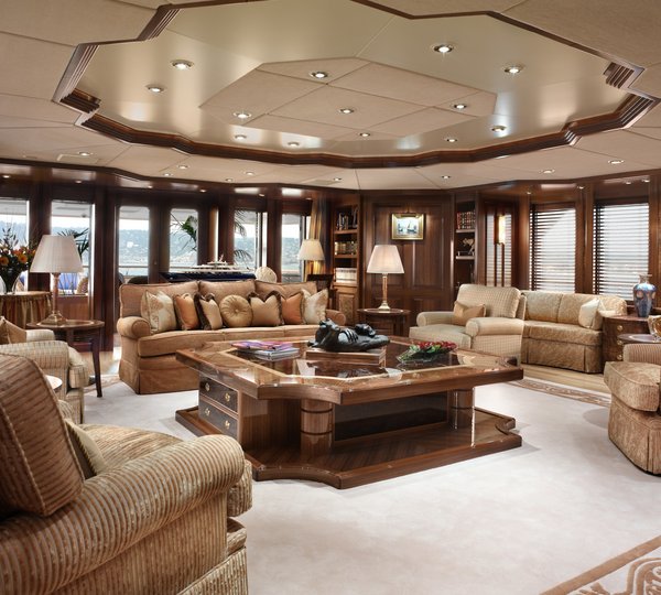 Sitting: Yacht LAUREL's Premier Saloon Captured
