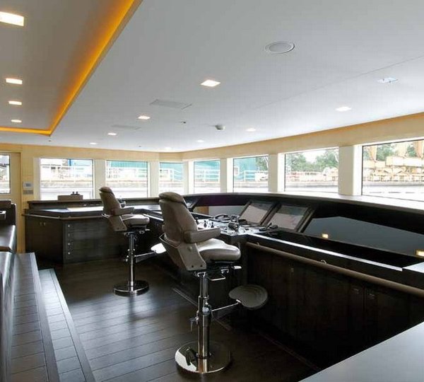 Bridgedeck On Yacht SIREN