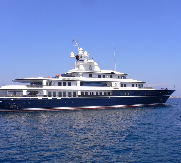 Profile Aspect On Board Yacht LEANDER G
