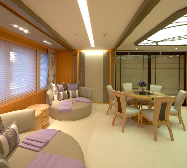 saloon / gamesroom / playroom