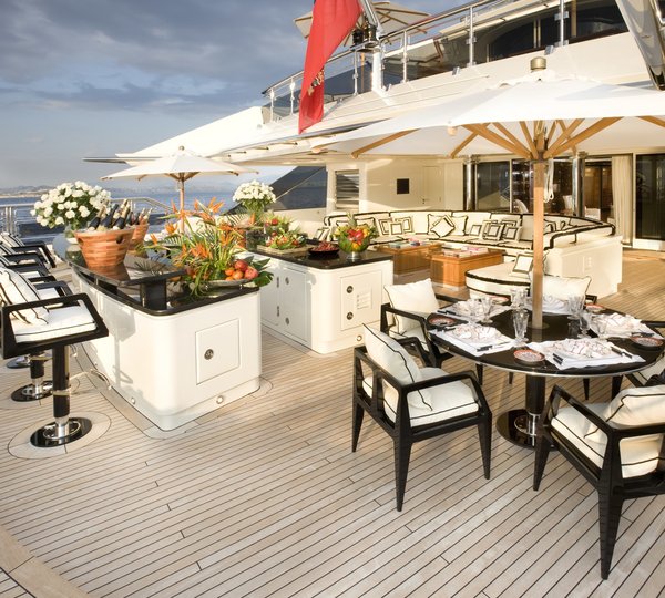 Drinks Bar On Yacht ALFA NERO
