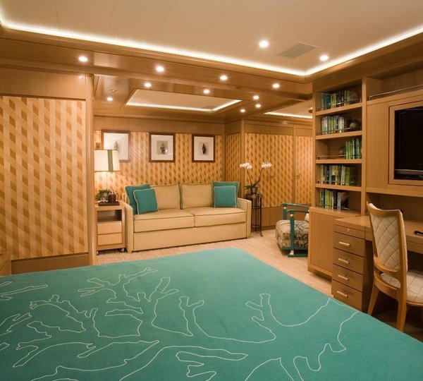 Double Sized Cabin On Yacht ALFA NERO