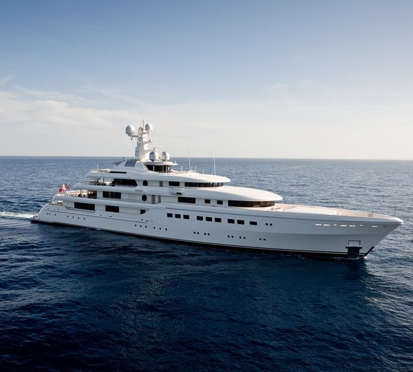 cruising profile of the 82m mega yacht