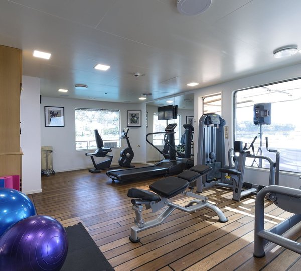 The 86m Yacht CHAKRA