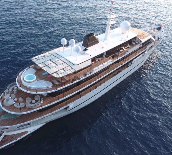 The 86m Yacht CHAKRA