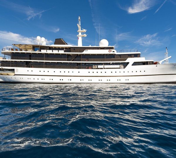 The 86m Yacht CHAKRA