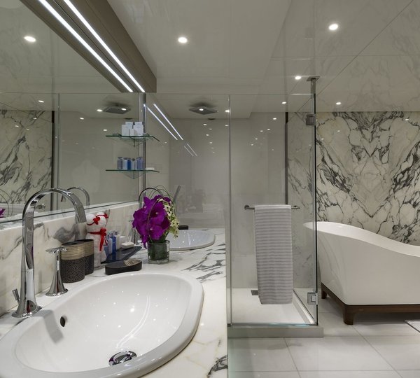 The 86m Yacht CHAKRA