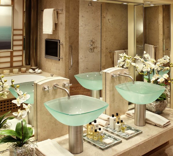 The 86m Yacht ECSTASEA