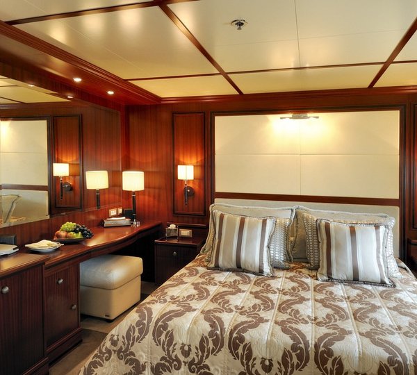 The 89m Yacht LAUREN L