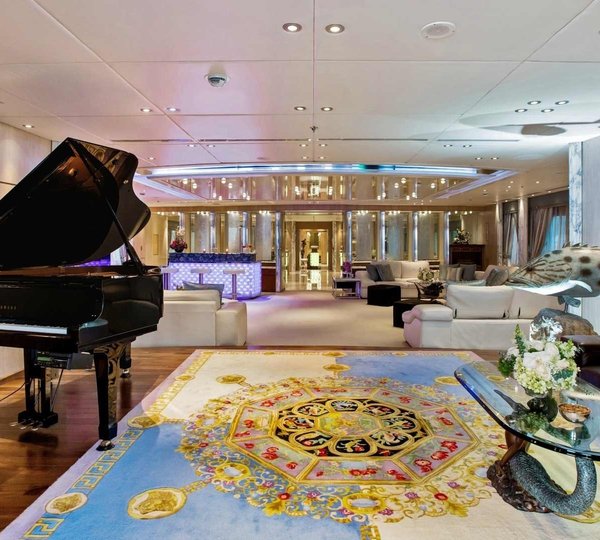 Premier Saloon On Yacht MOONLIGHT II