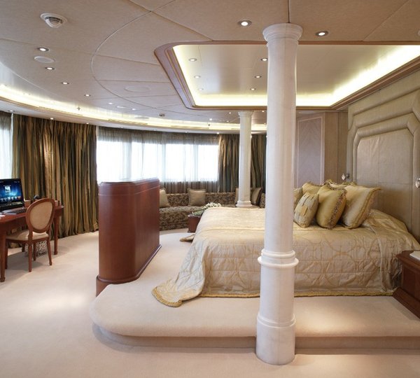 Main Master Suite On Board Yacht MOONLIGHT II