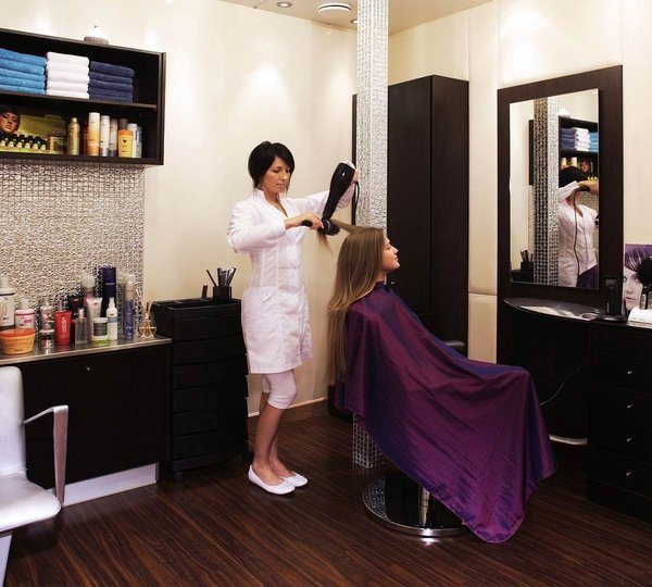 Hairdressers Aboard Yacht MOONLIGHT II