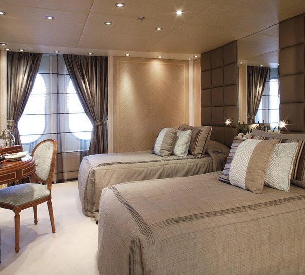 Twin Bed Stateroom: Yacht MOONLIGHT II's Captured