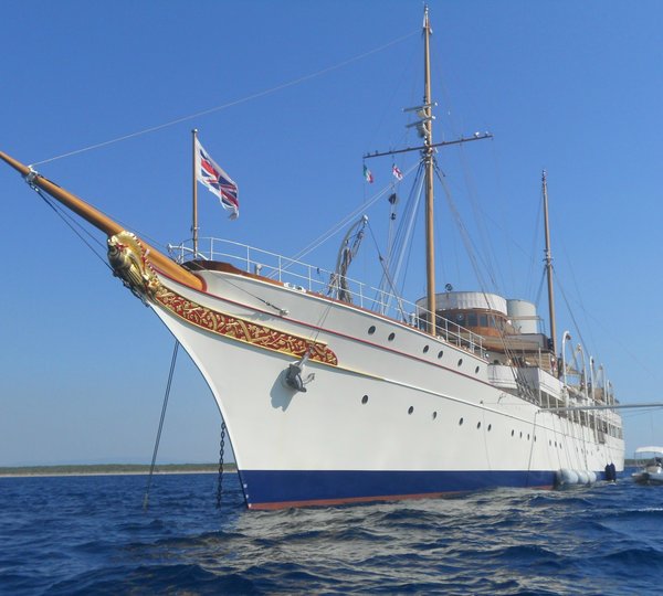 The 91m Yacht NAHLIN