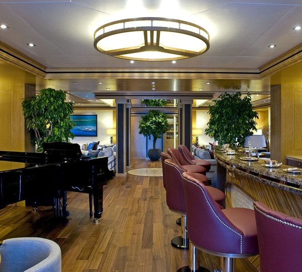 main saloon bar and grand piano