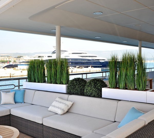 exterior aft seating area