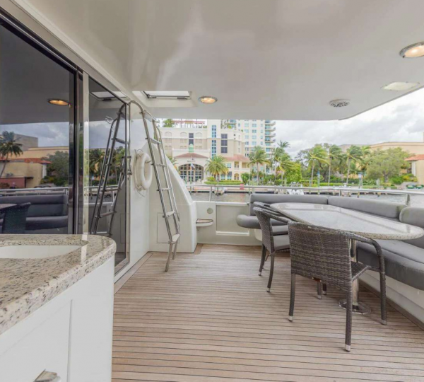 Opendeck Dining Area