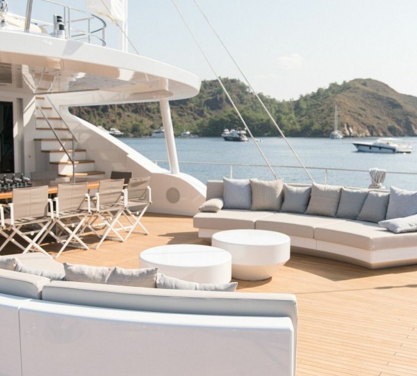Aft Deck Seating