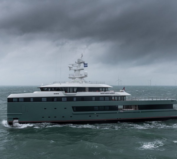 Running Profile Of The Yacht