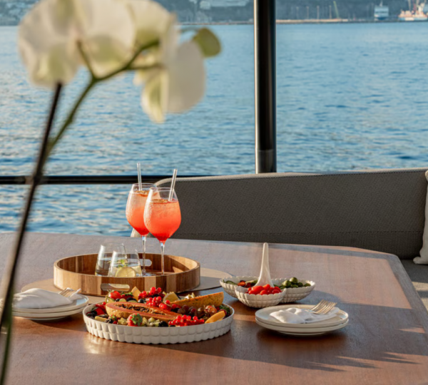 Opendeck Dining Area