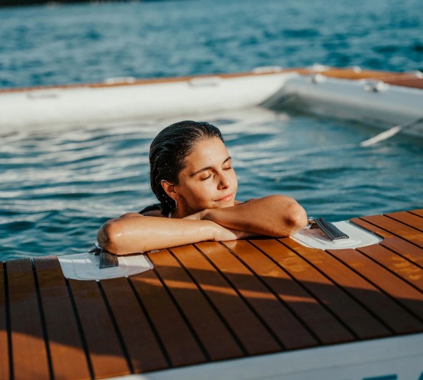 Exterior Sunbathing Area