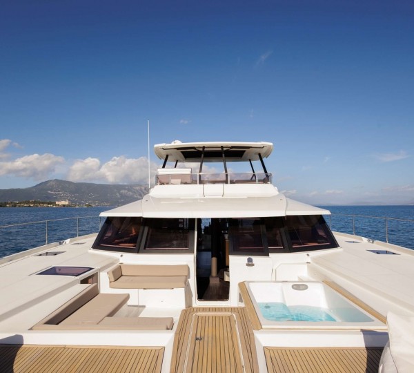 Exterior Relaxation Area With Bath