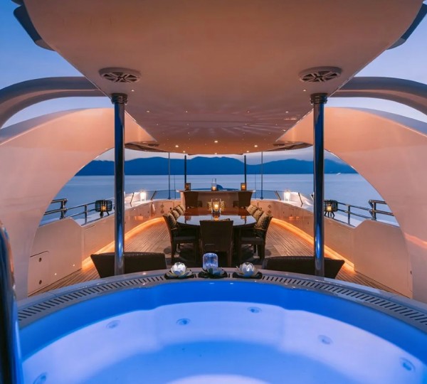 Exterior Sunbathing Area