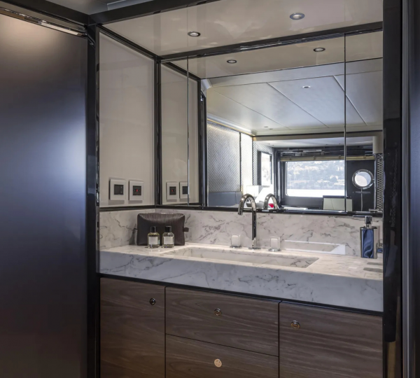 Washroom With Bath Area (2)