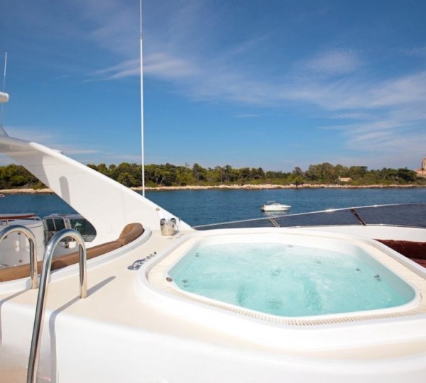 Exterior Sunbathing Area