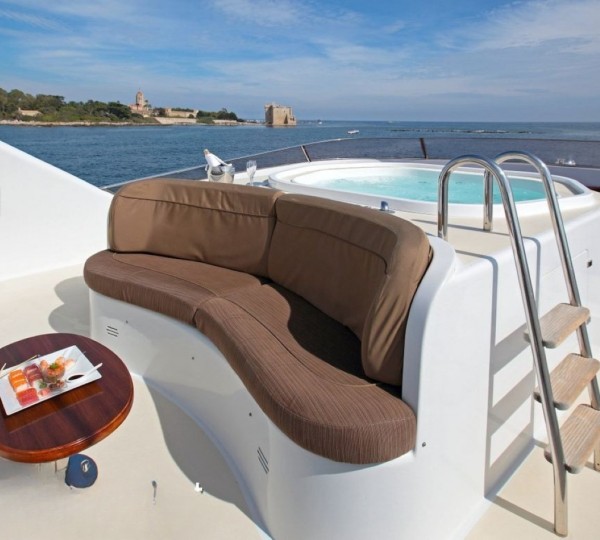 Exterior Sunbathing Area